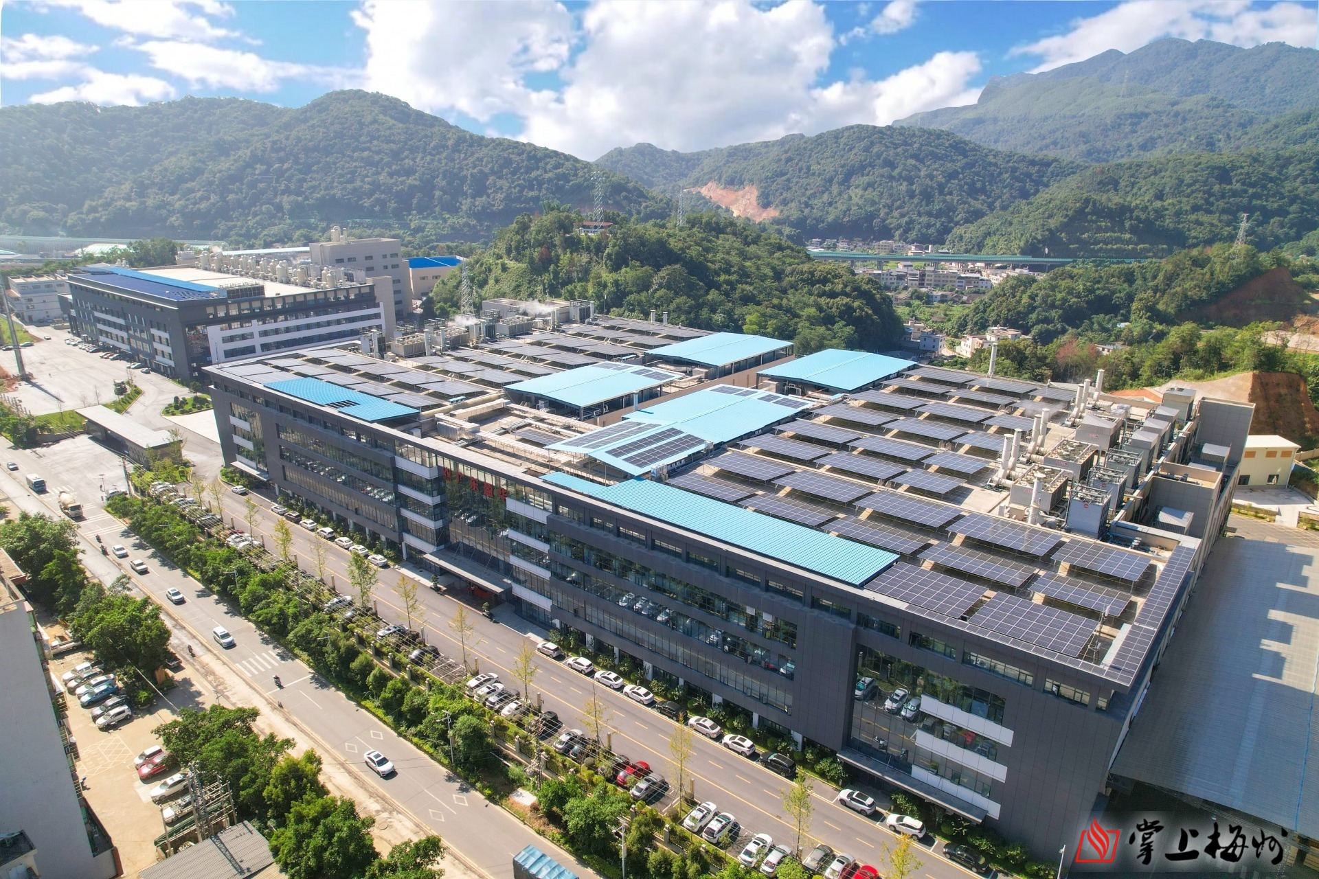 深耕銅箔創(chuàng)佳績(jī) 向“新”而行促蝶變——記全國工業(yè)和信息化系統(tǒng)先進(jìn)集體廣東盈華電子科技有限公司